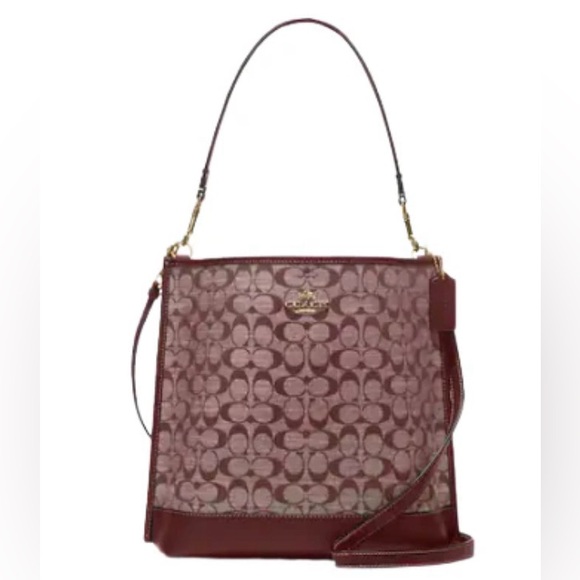 Coach
New, not used. Small repair needed
MOLLIE BUCKET BAG IN SIGNATURE CHAMBRAY - Picture 7 of 15